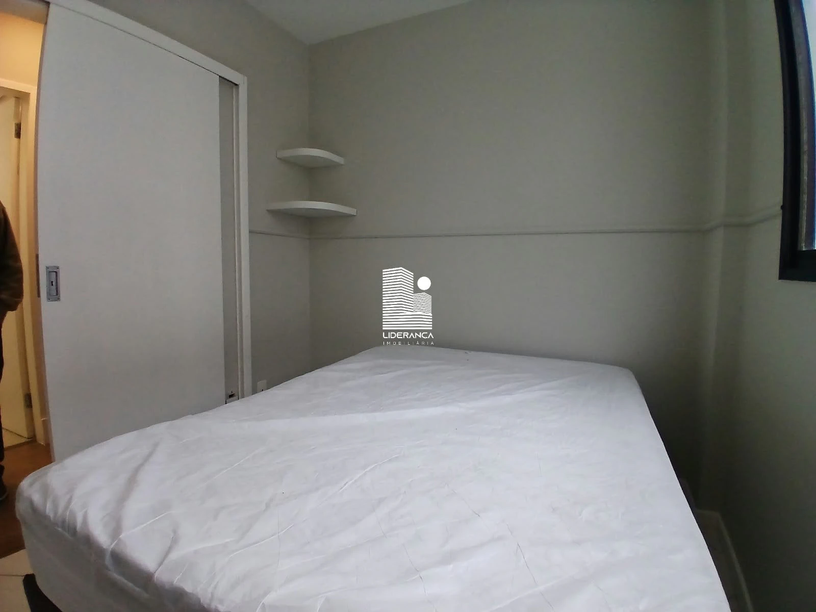 Apartamento com piso de madeira ou laminado, Centro — photo 7