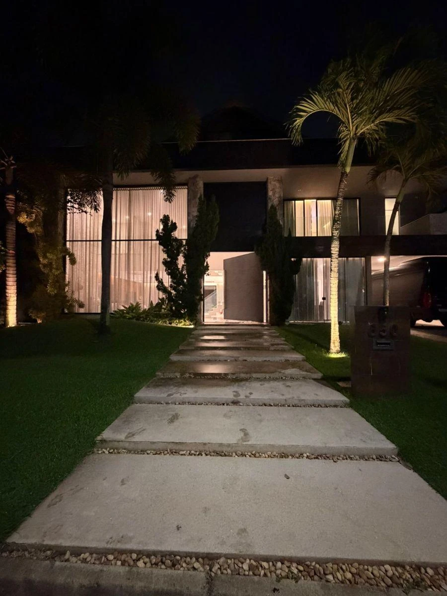 Furnished house with 5 bedrooms and 880 m² — photo 23
