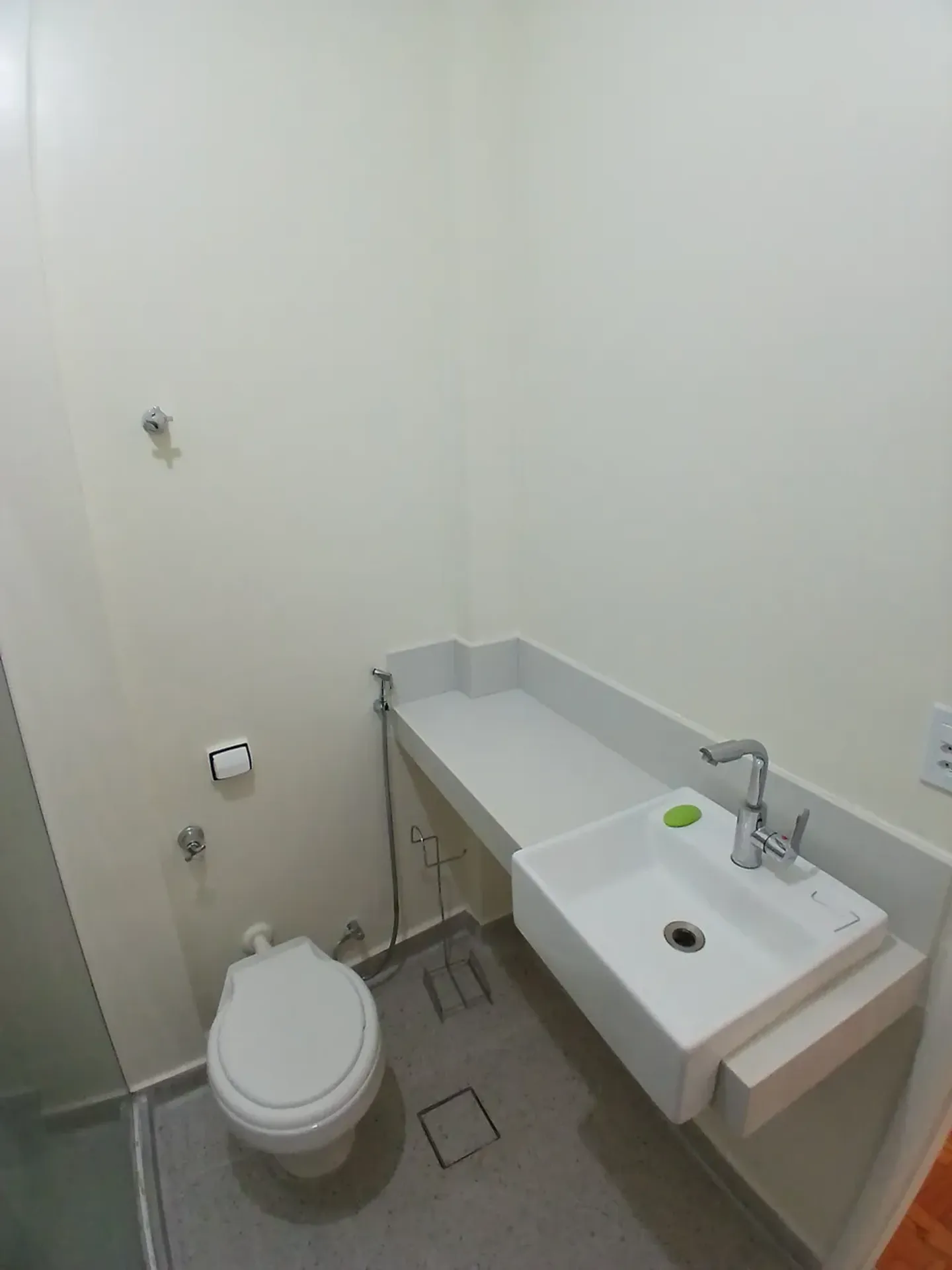 Apartamento no 4º andar com piso de madeira ou laminado — photo 27