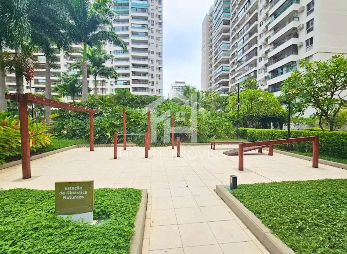 Apartamento com 2 quartos e suíte e varanda fechada — photo 28