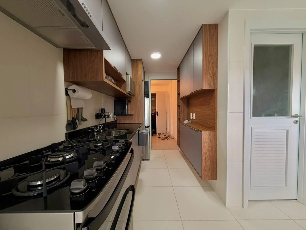 Apartamento mobiliado com 3 quartos e varanda envidraçada — photo 7