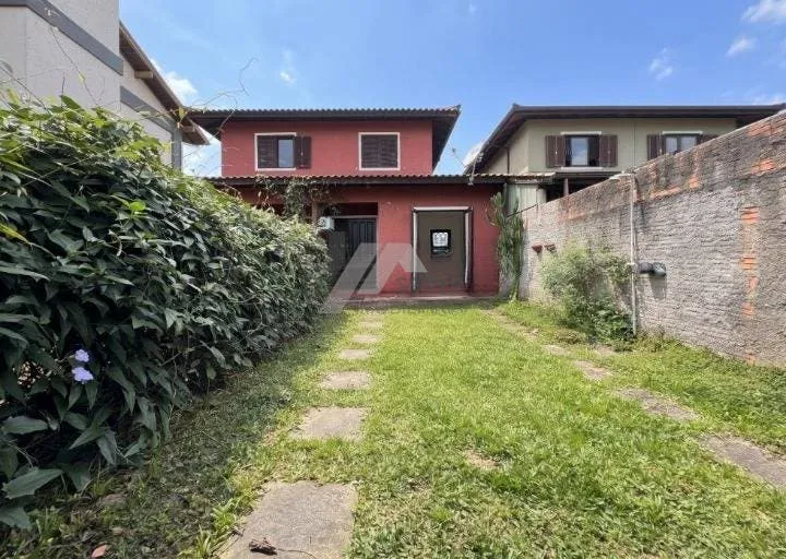Balcony with a grill in a 2-bedroom house, 80 m² — photo 11