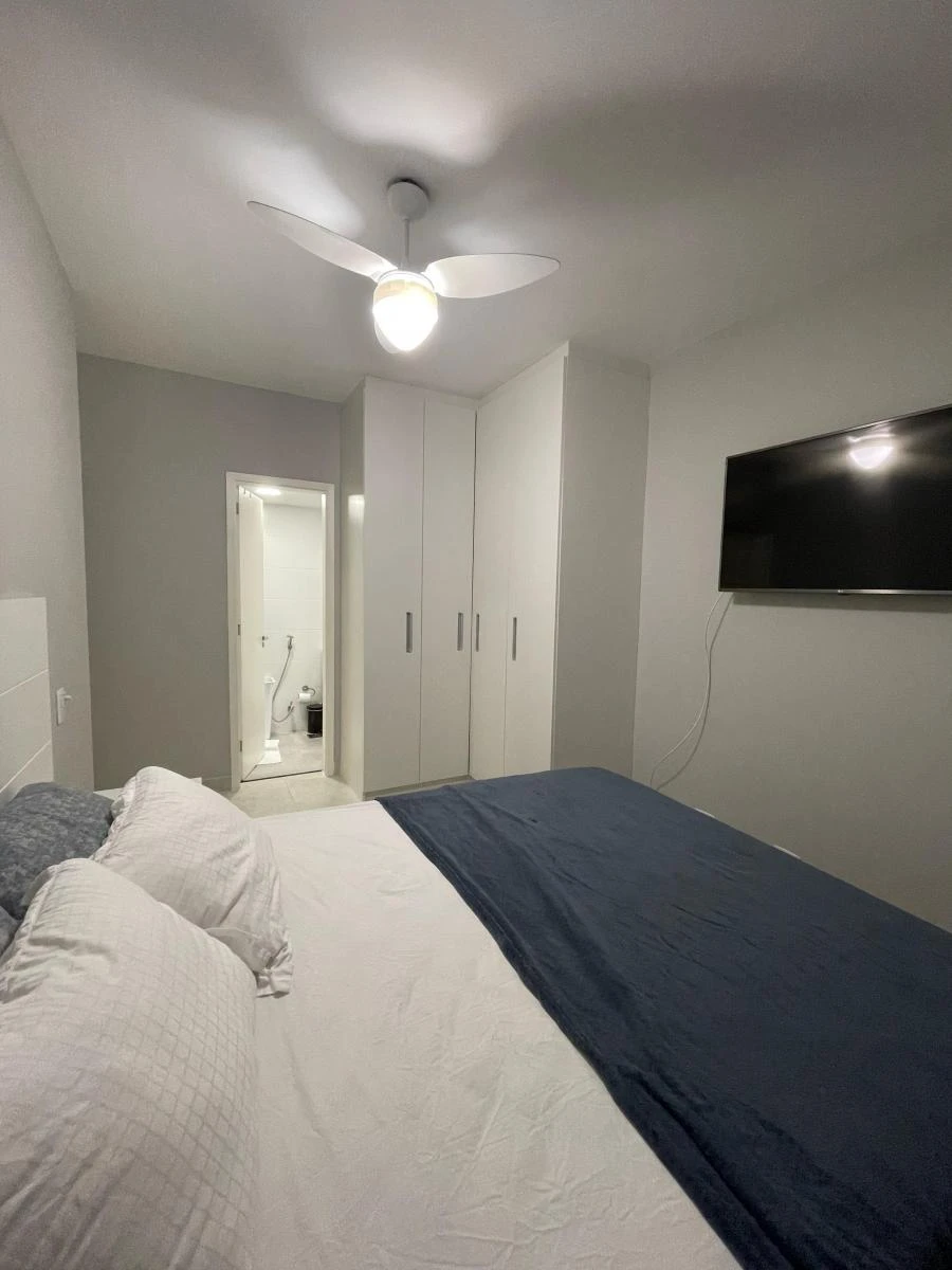 Furnished 70 m² apartment with enclosed glass balcony — photo 11