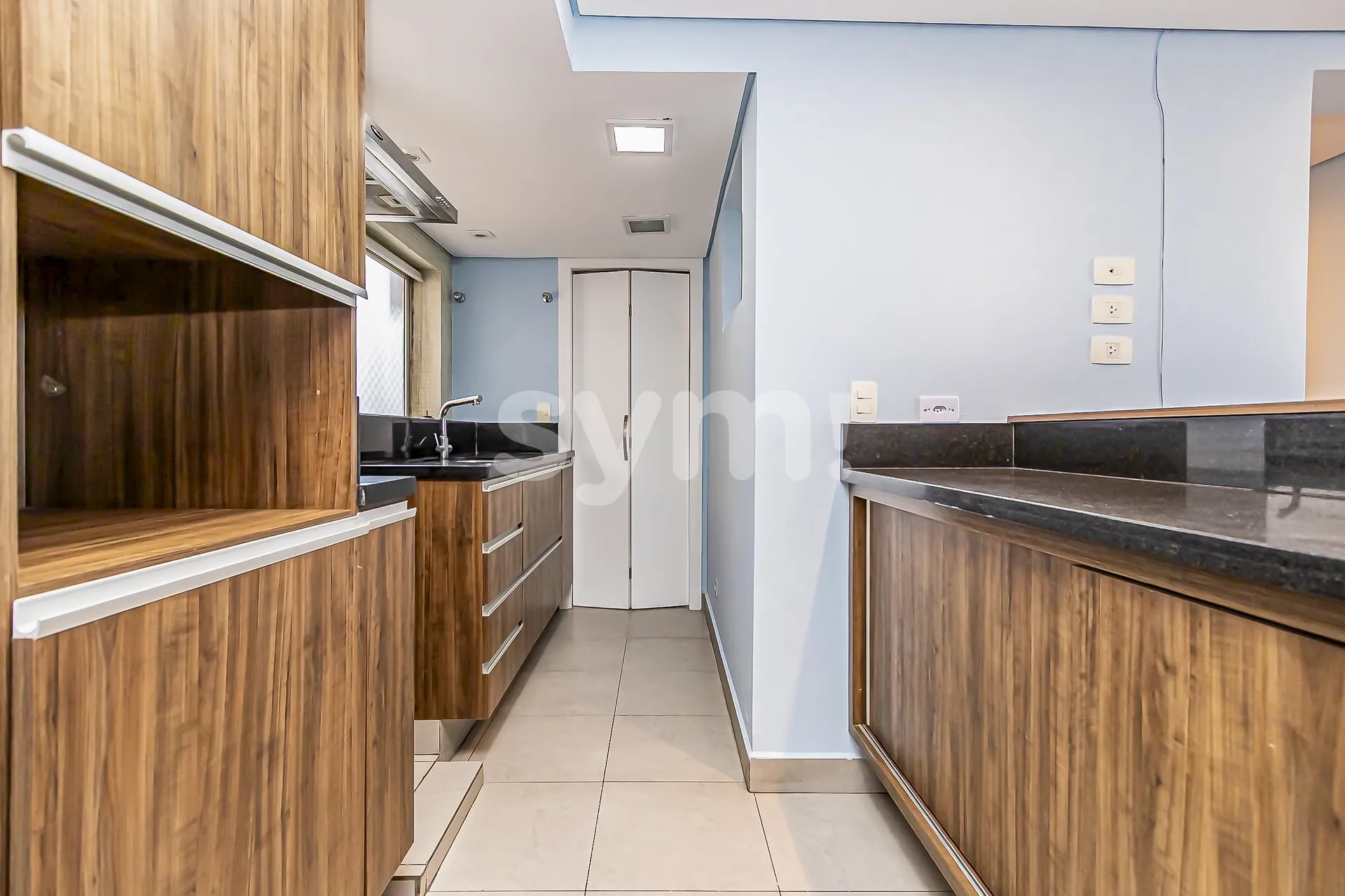 Apartamento mobiliado de 2 quartos com varanda envidraçada — photo 4