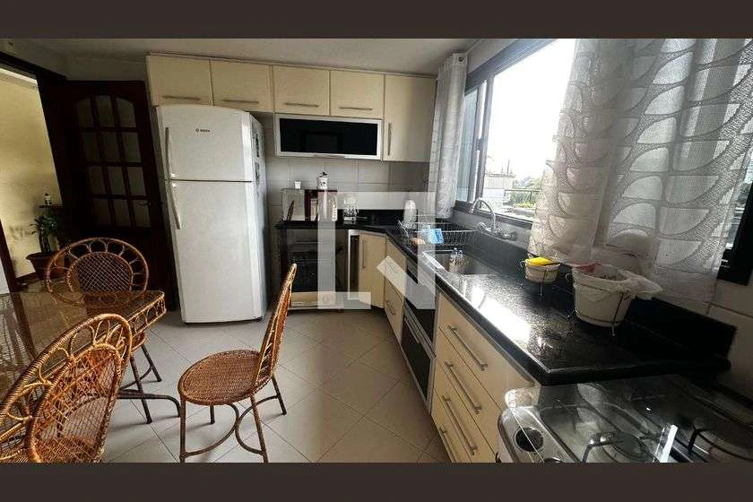 Furnished 203 m² apartment with 2 bedrooms and 2 parking — photo 28