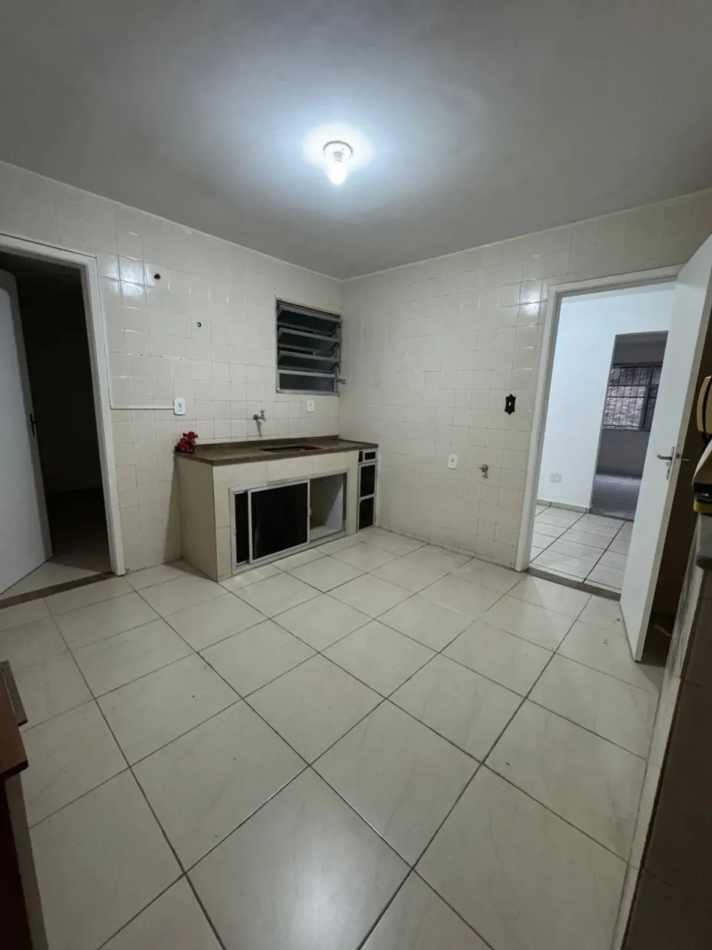 Unfurnished apartment with 2 bedrooms and 2 bathrooms — photo 26