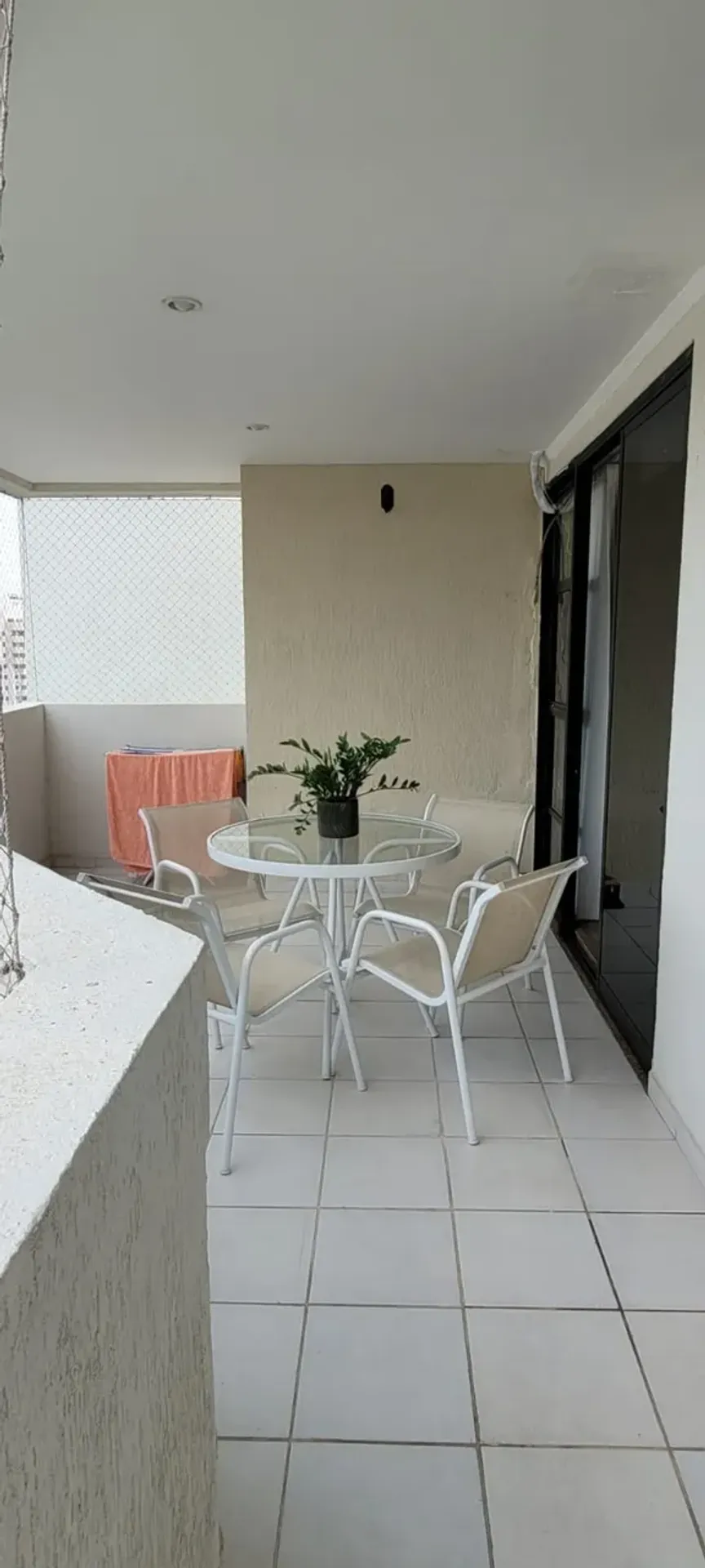 Furnished apartment, 96 m², with a glass-enclosed balcony — photo 5