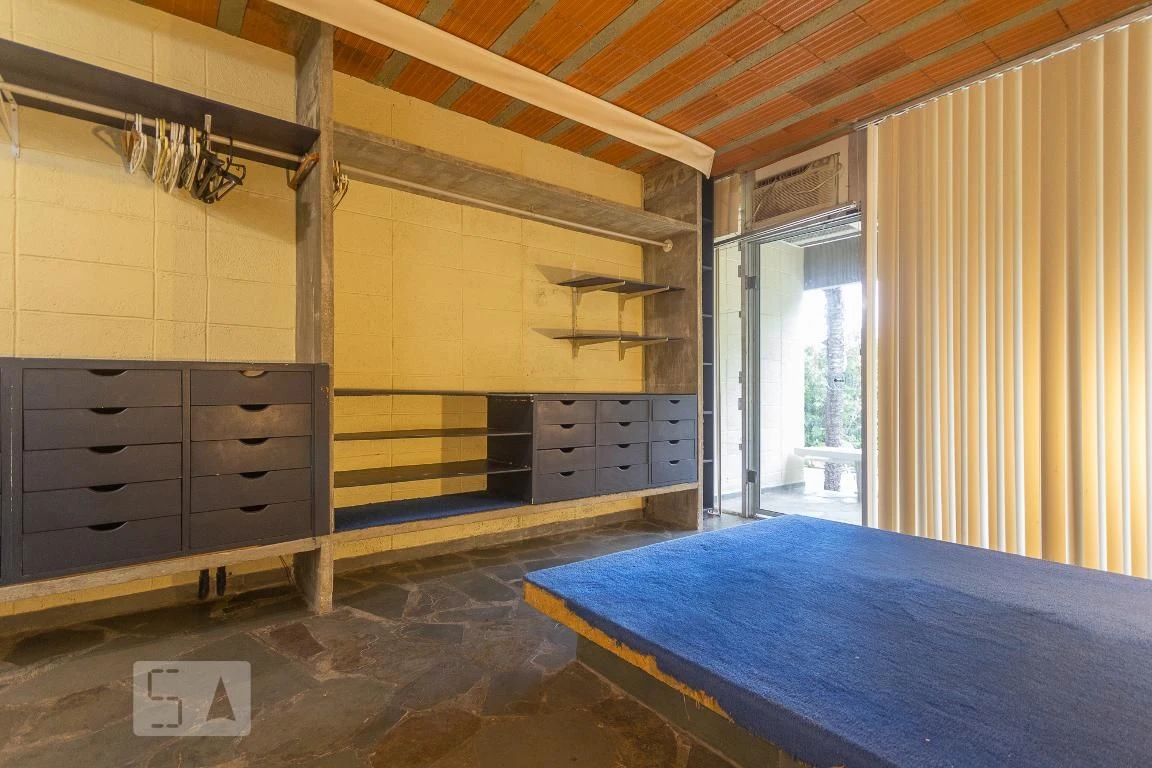Condo house with 4 bedrooms and 400 m² — photo 29