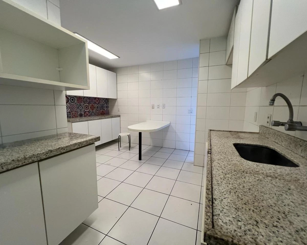 Apartamento de 200 m² com 4 quartos, 4 banheiros e 2 vagas — photo 4