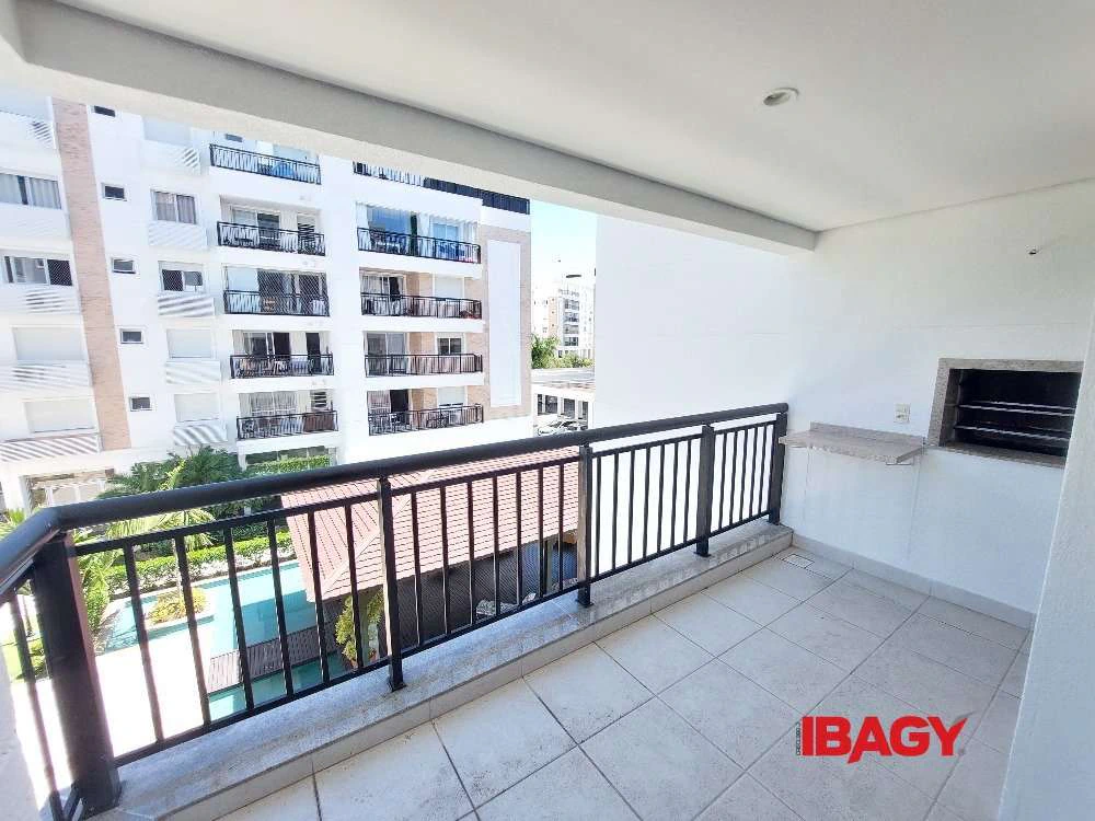 2-suite apartment with balcony grill and 83 m²