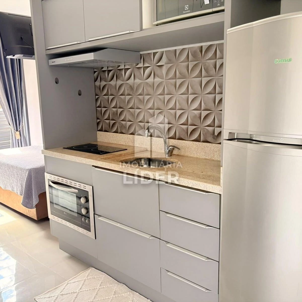One-bedroom apartment in a building with a coworking space — photo 2