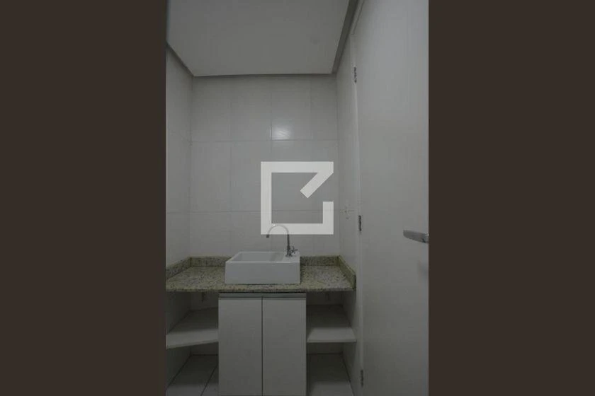 4-bedroom apartment in a building with a gym — photo 33