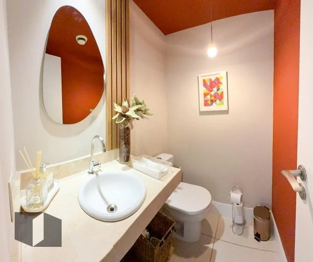 226 m² apartment with 4 en-suite bedrooms and glass balcony — photo 7