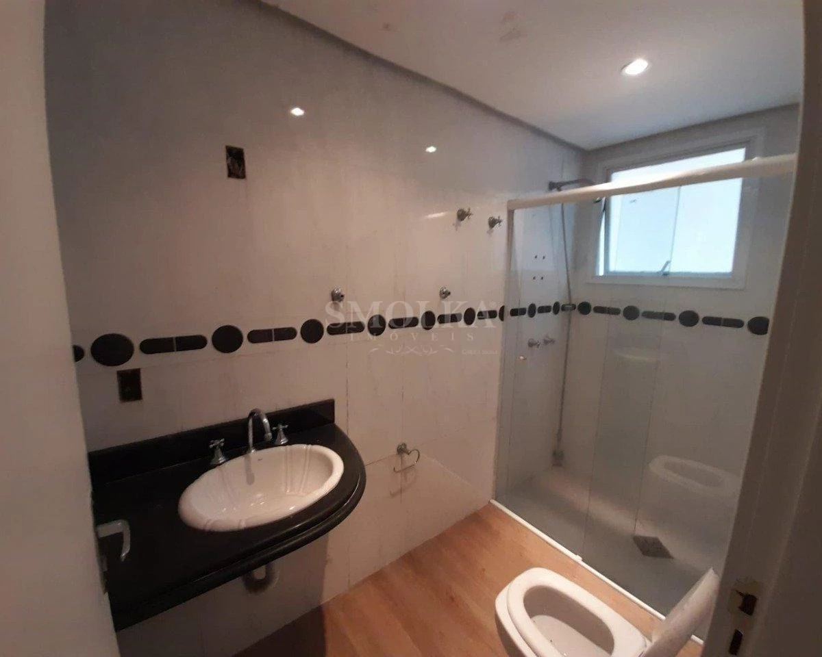 Ванна та 4 спальні: квартира 255 м² — photo 13