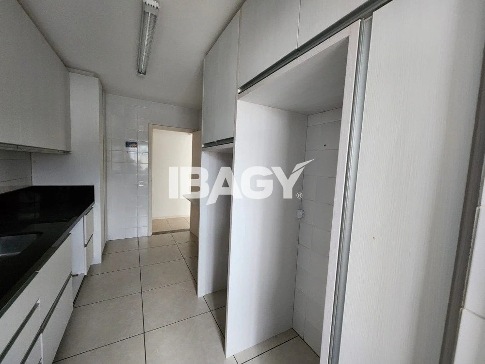 108 m² apartment with 3 bedrooms and air conditioning — photo 4