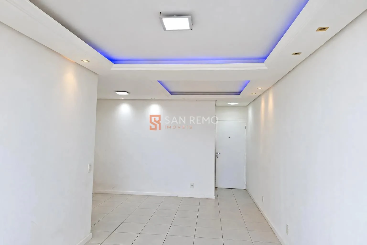 Balcony with a grill in a 3-bedroom apartment, 87 m²