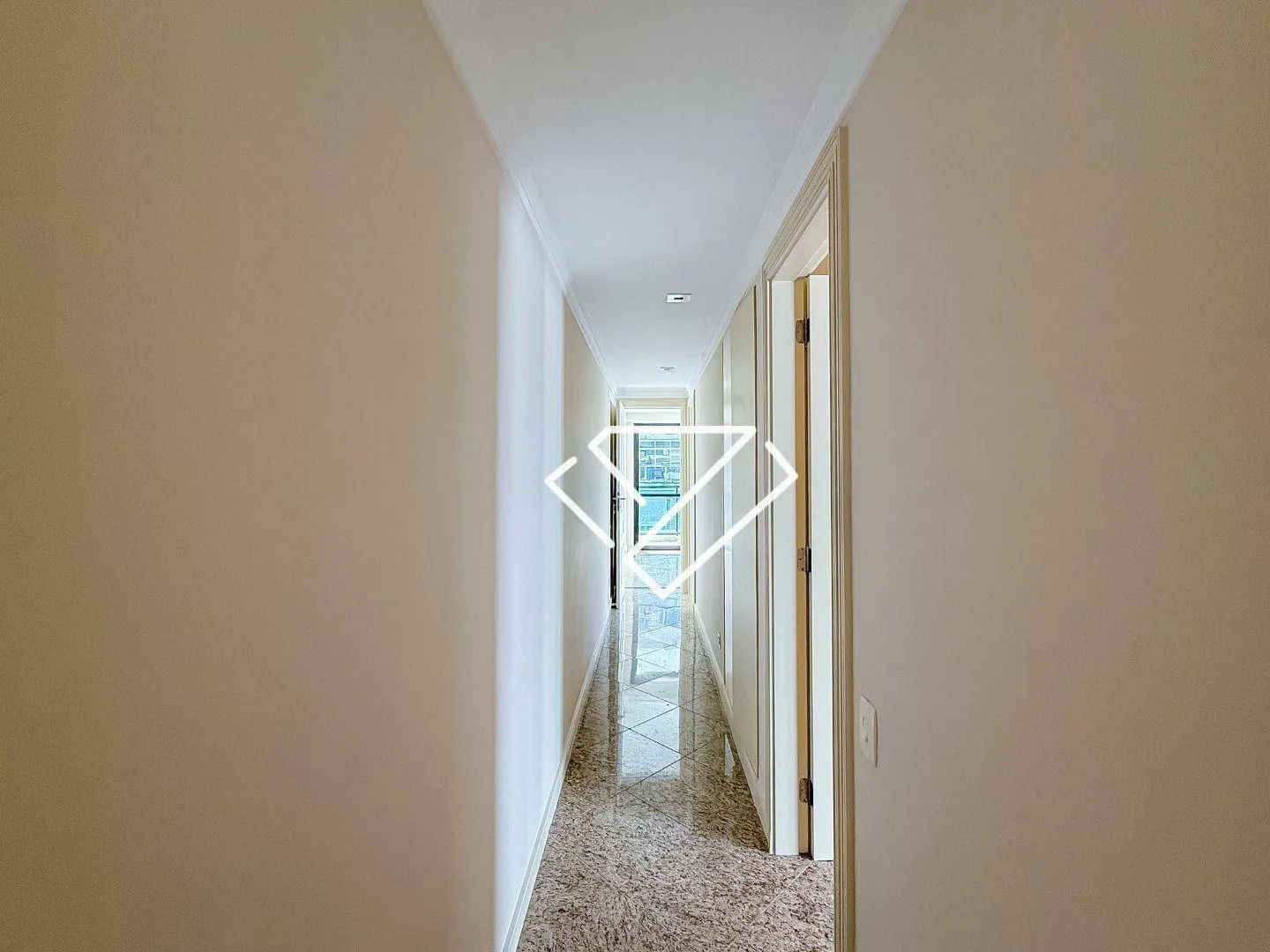 3-bedroom apartment with 165 m² and 3 parking spaces — photo 26