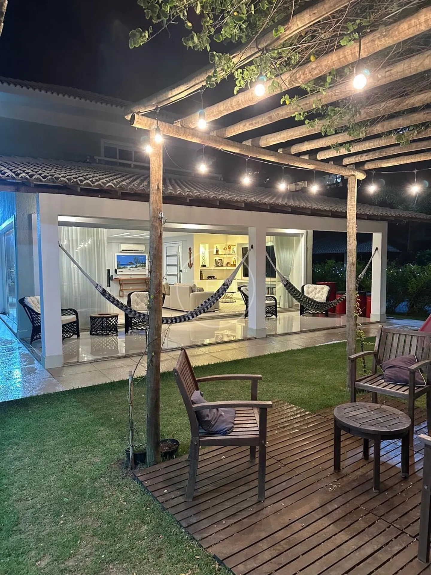 House for rent with 5 suites and 290 m² — photo 19