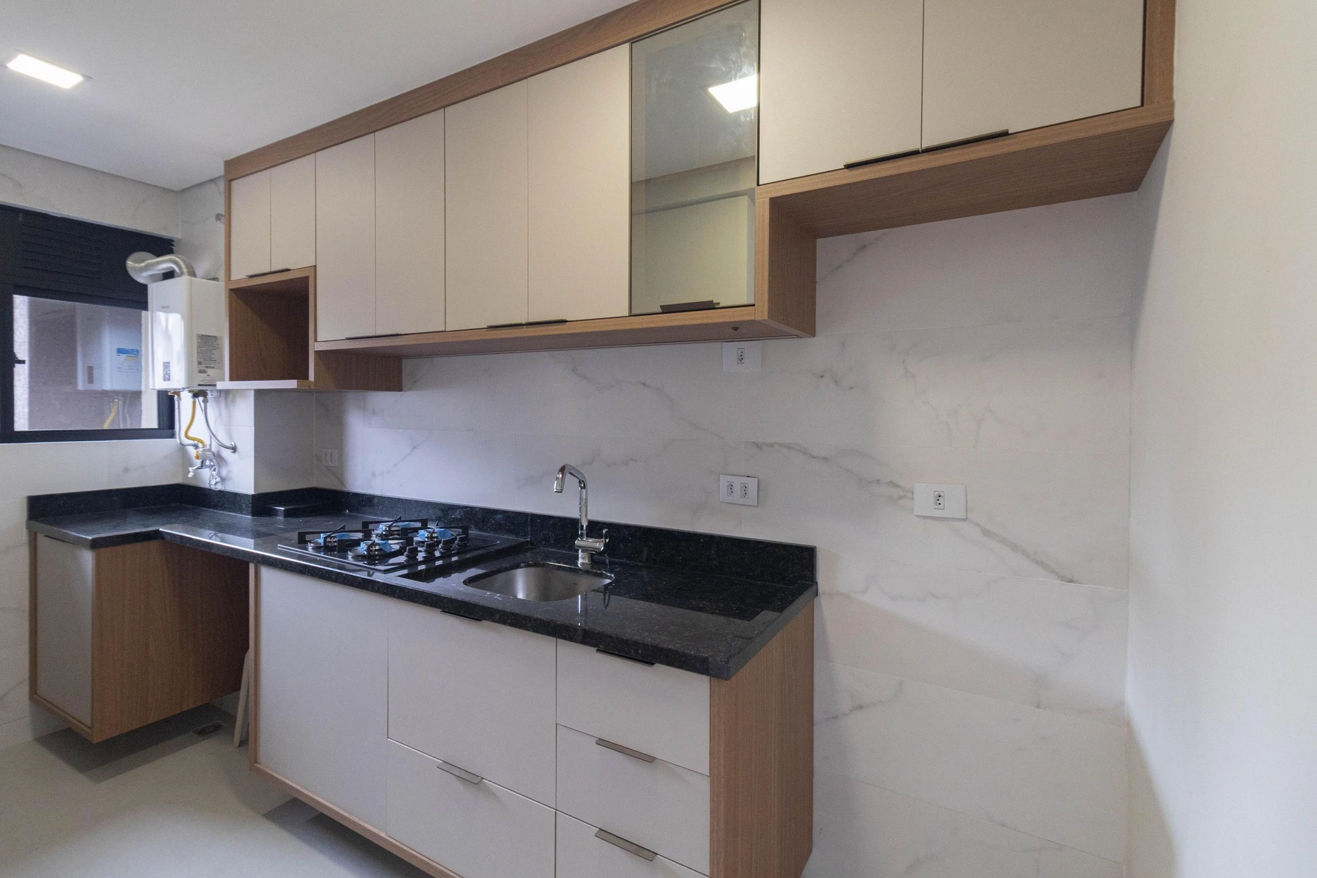 2-bedroom apartment with a washing machine in Curitiba — photo 12