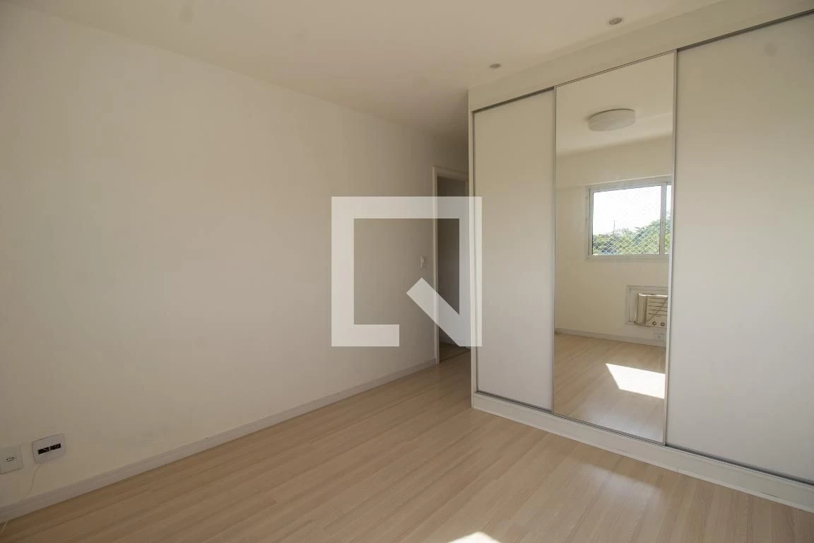Apartamento com 3 quartos, varanda e vista para as montanhas — photo 7