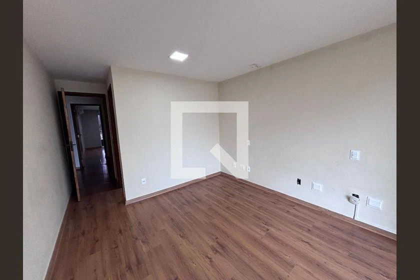 House with 4 en-suite bedrooms, 329 m² and 3 parking — photo 48