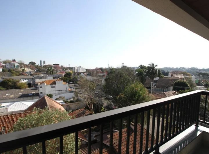Furnished top-floor flat with gas open-plan kitchen and parking — photo 6