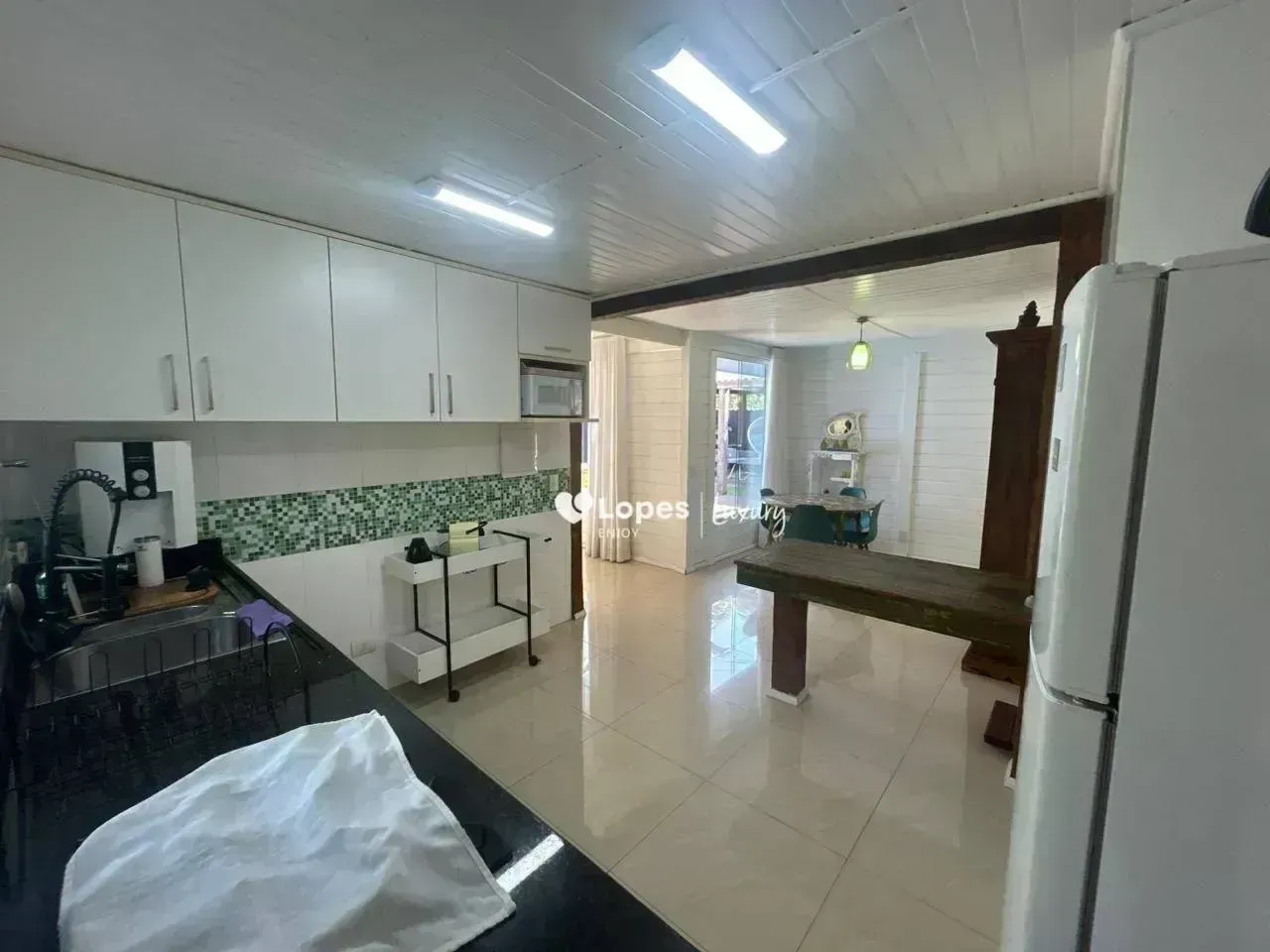 Furnished house with 4 bedrooms and 620 m² — photo 33
