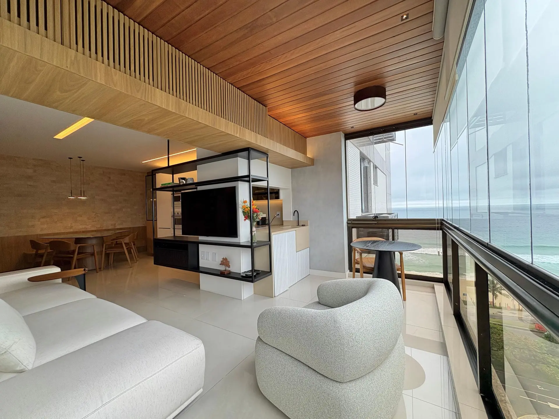Furnished apartment, 75 m², with floor-to-ceiling windows — photo 8