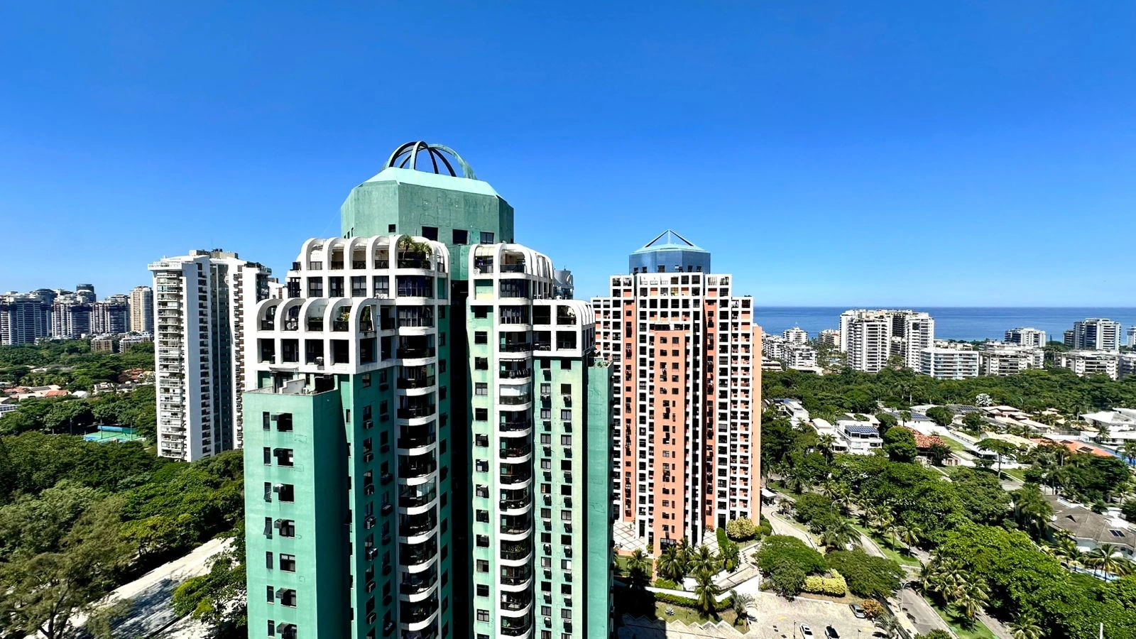 200 m² duplex penthouse on the 20th floor with 3 suites — photo 31
