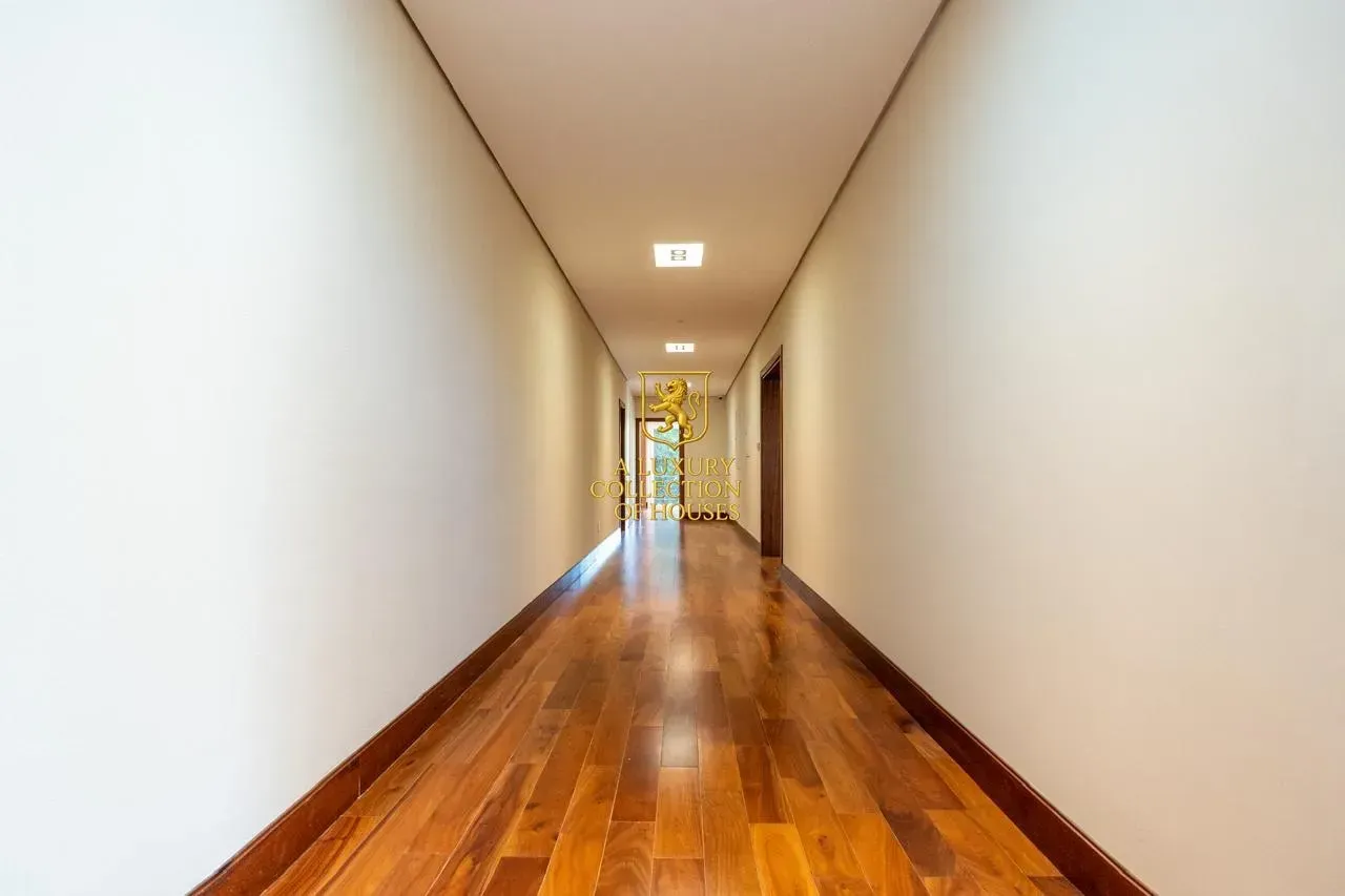 House with 27 bedrooms and 16 bathrooms — photo 29