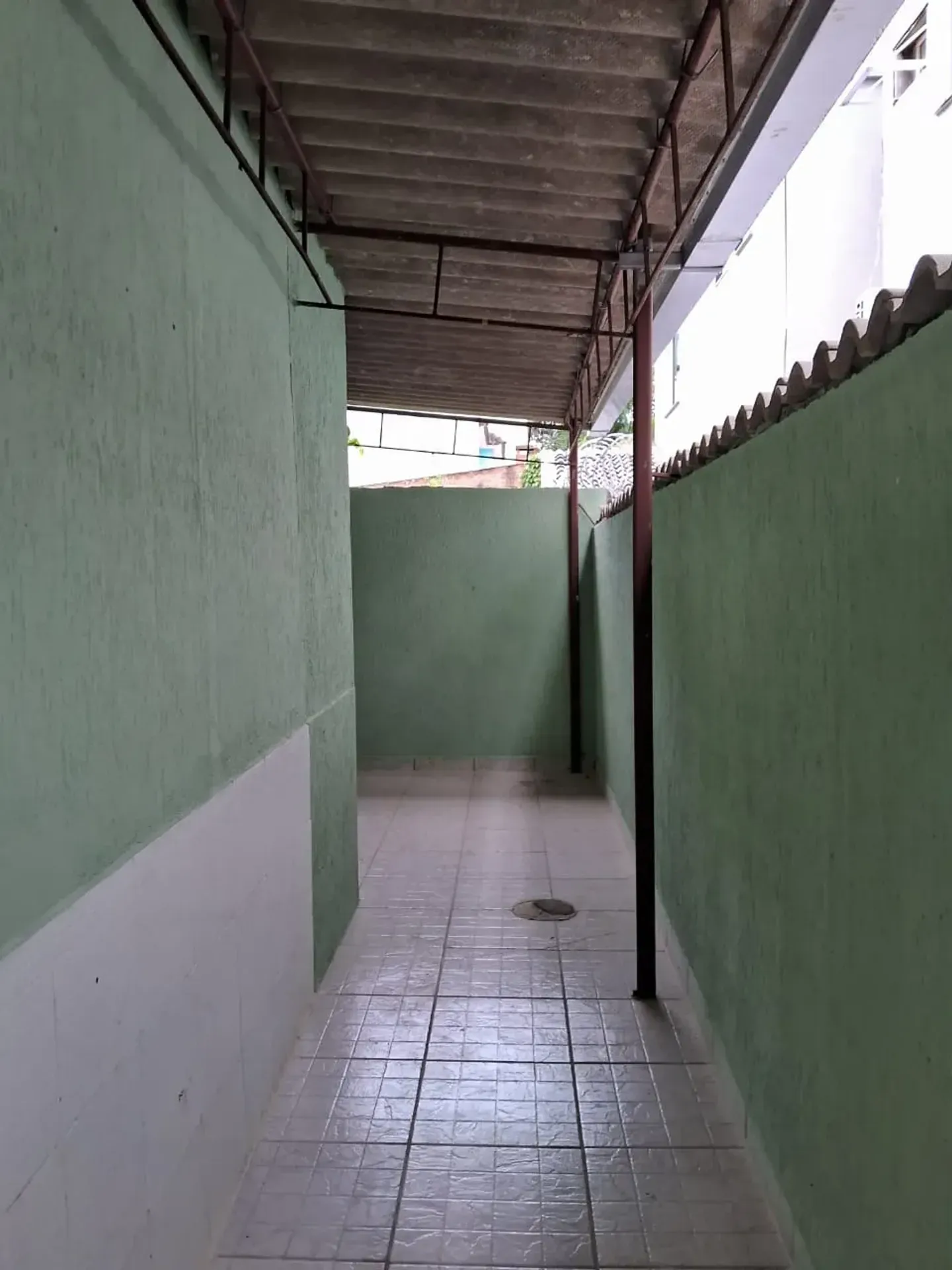 House, 250 m², with a walk-in closet — photo 23