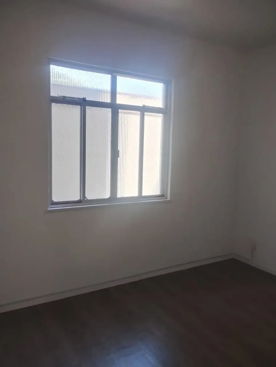 Unfurnished apartment with 2 bedrooms and a separate kitchen — photo 5