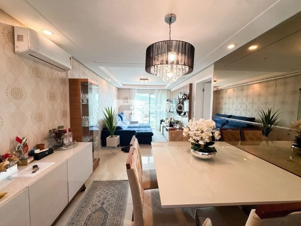 Balcony with a grill in a 3-bedroom apartment, 94 m²