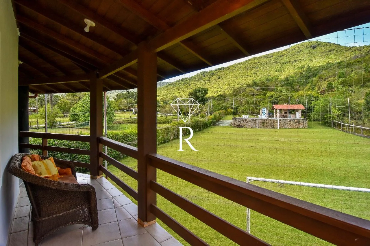 Casa tipo sítio con 4 dormitorios y 6 plazas de aparcamiento — photo 72