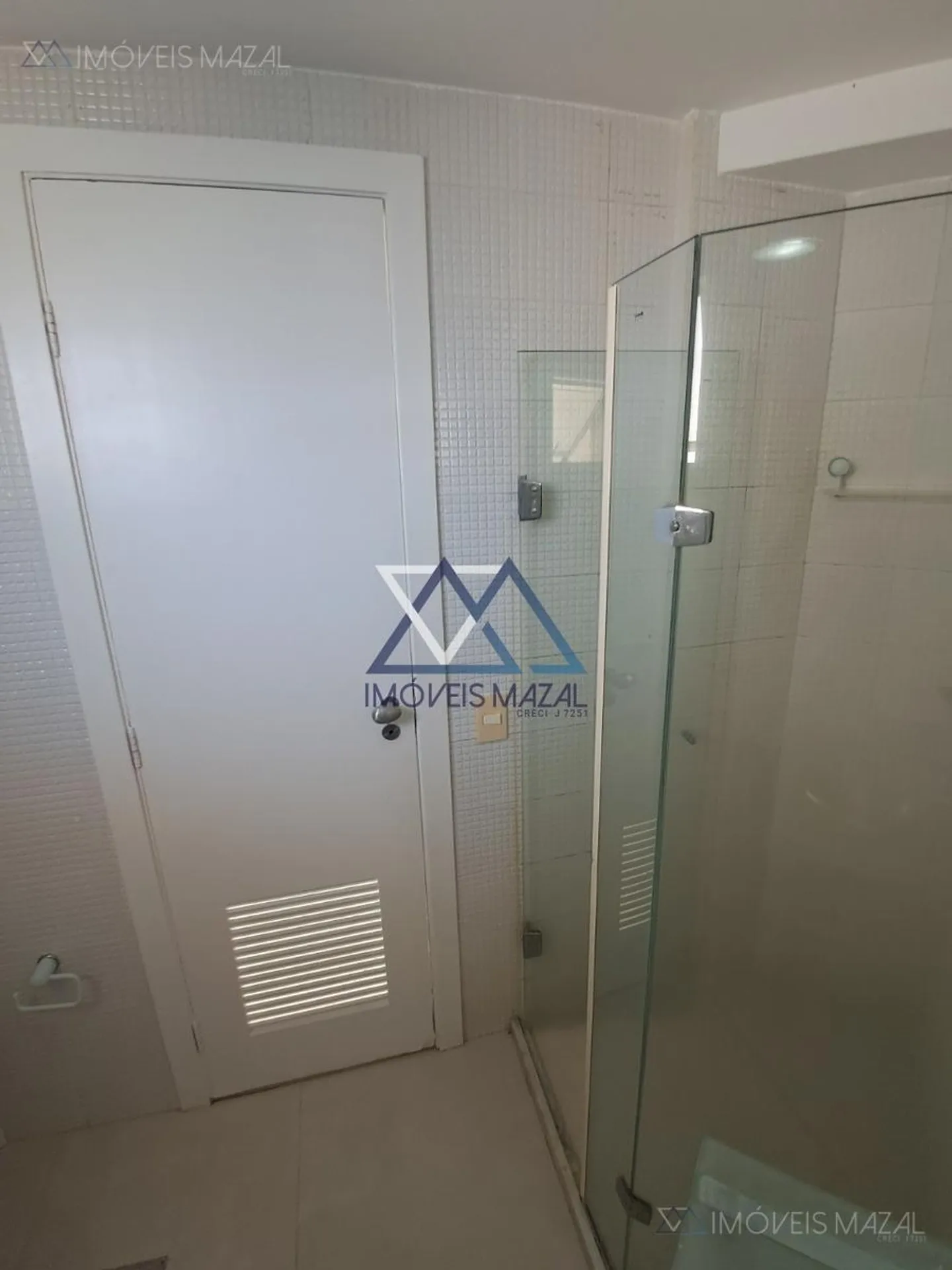 Rental apartment with 3 bedrooms and 4 bathrooms — photo 18