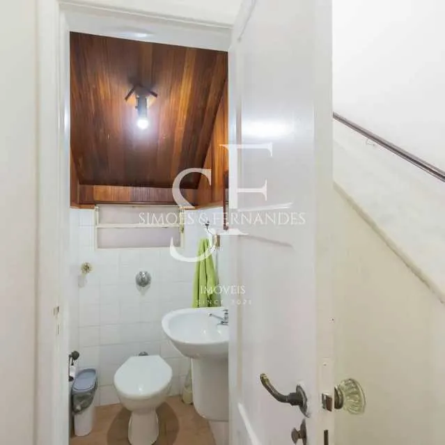 4-bedroom house with a bathtub in Rio de Janeiro — photo 24