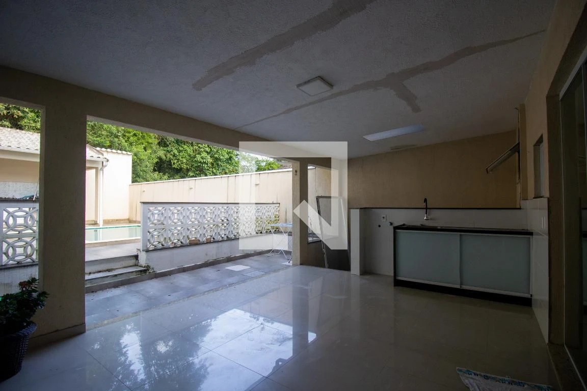 Дом 220 м² с грилем на балконе и собственным бассейном — photo 6