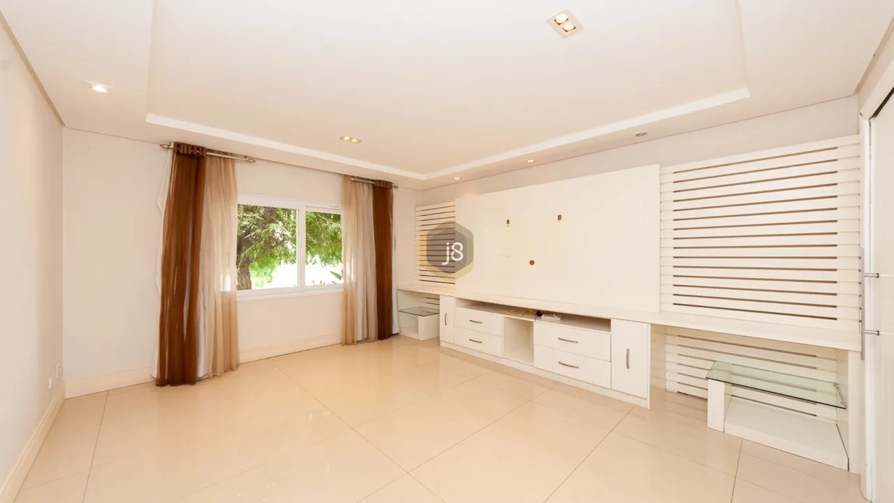 Casa com 5 suítes, 7 banheiros e 375 m² com varanda — photo 7