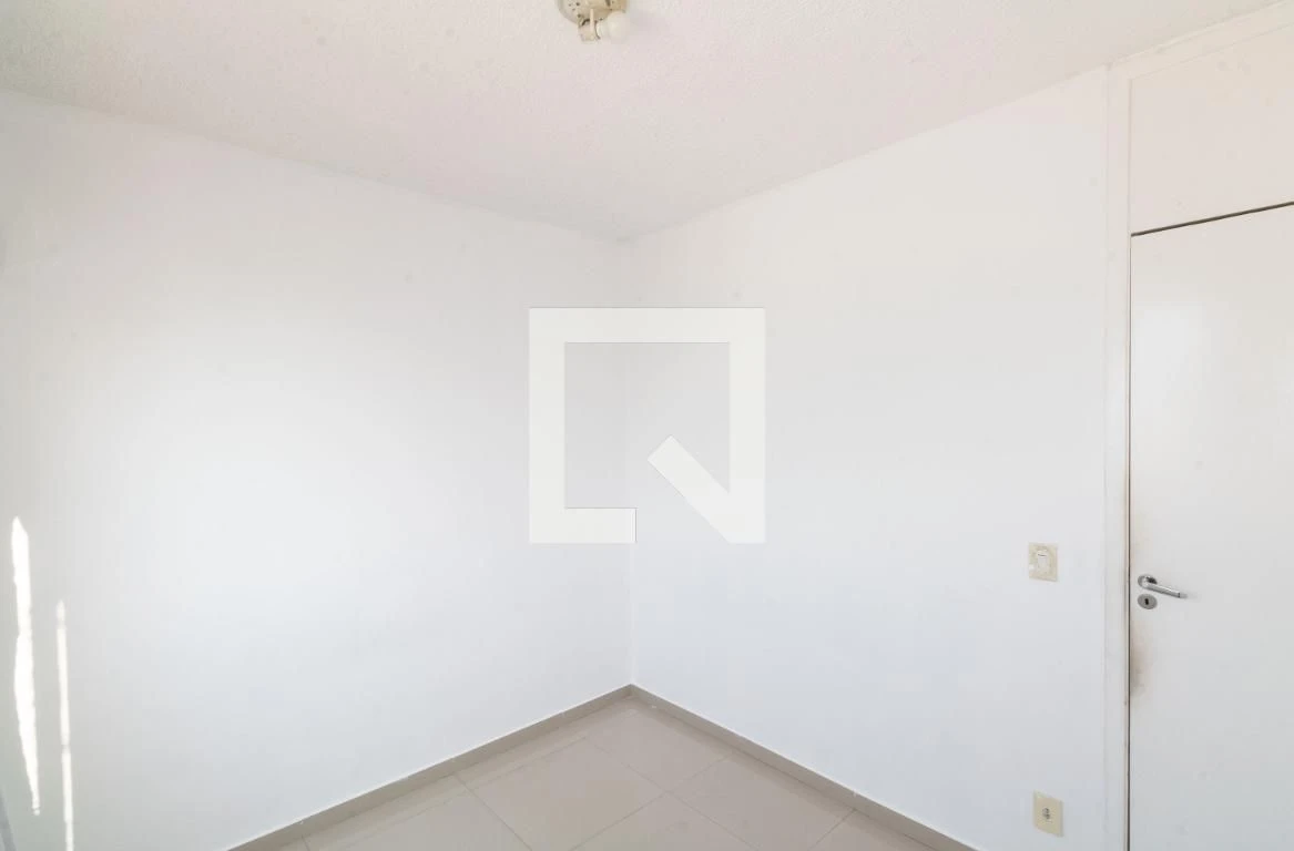 Apartamento sem mobília com churrasqueira na varanda — photo 36