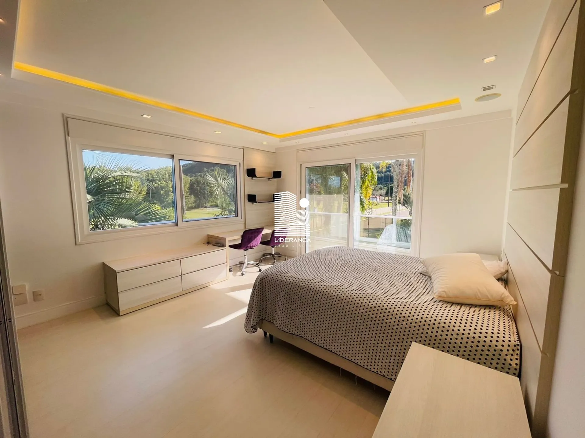 Casa mobiliada com 9 dormitórios e jardim privativo — photo 48