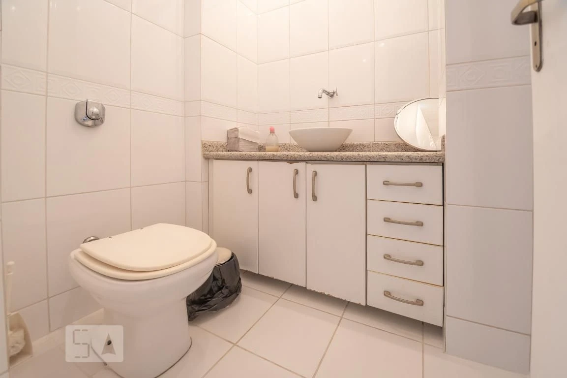 1-bedroom suite apartment with a gas stove kitchen — photo 9