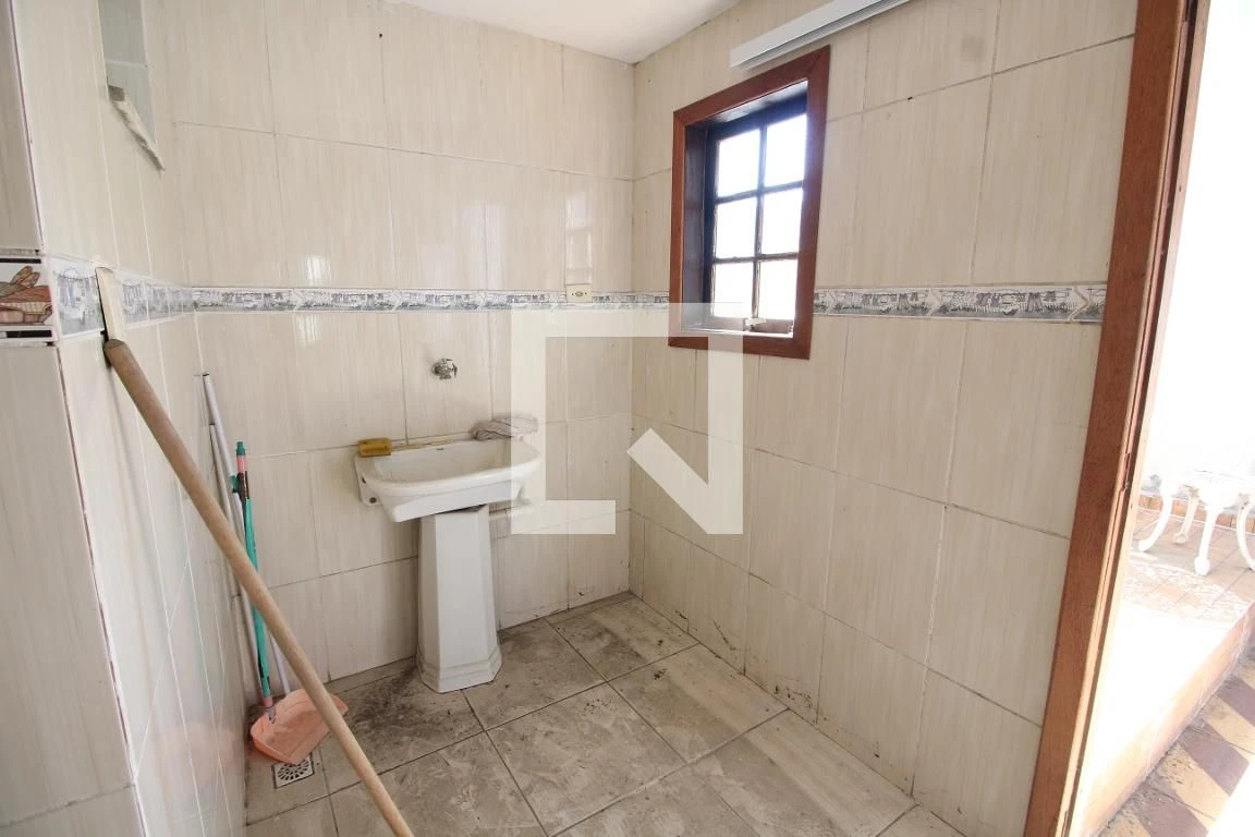 Apartment with 2 bedrooms and a balcony and closed kitchen — photo 11