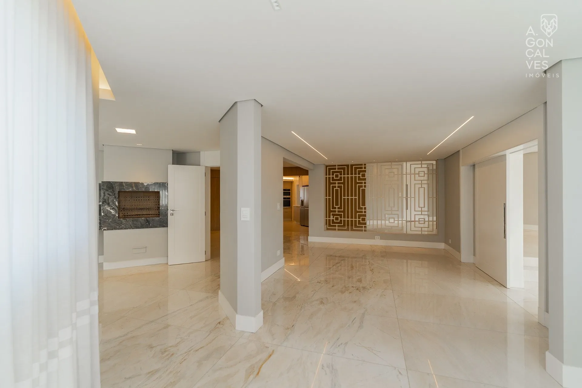 479 m² apartment with 4 bedrooms and 4 parking spaces — photo 11