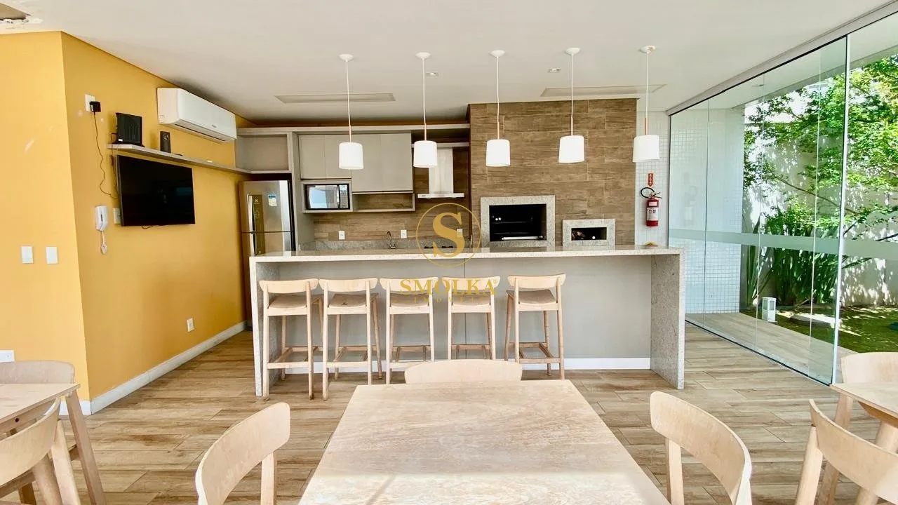 Balcony with a grill in a 2-bedroom apartment, 75 m² — photo 68