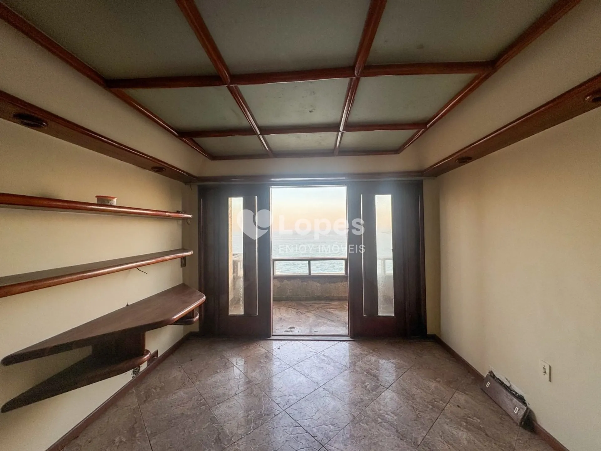 House, 942 m², with a water view — photo 19