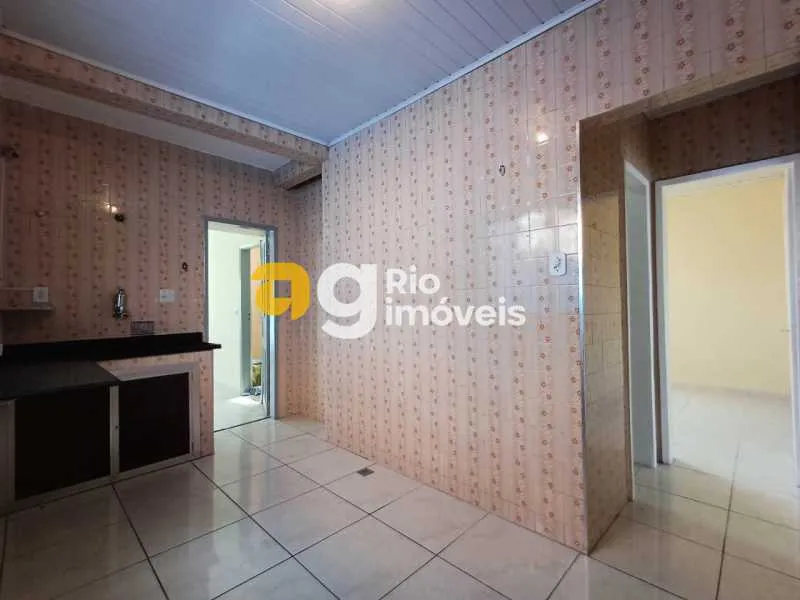 Casa de rua com 3 quartos, 2 banheiros e 100 m² — photo 6