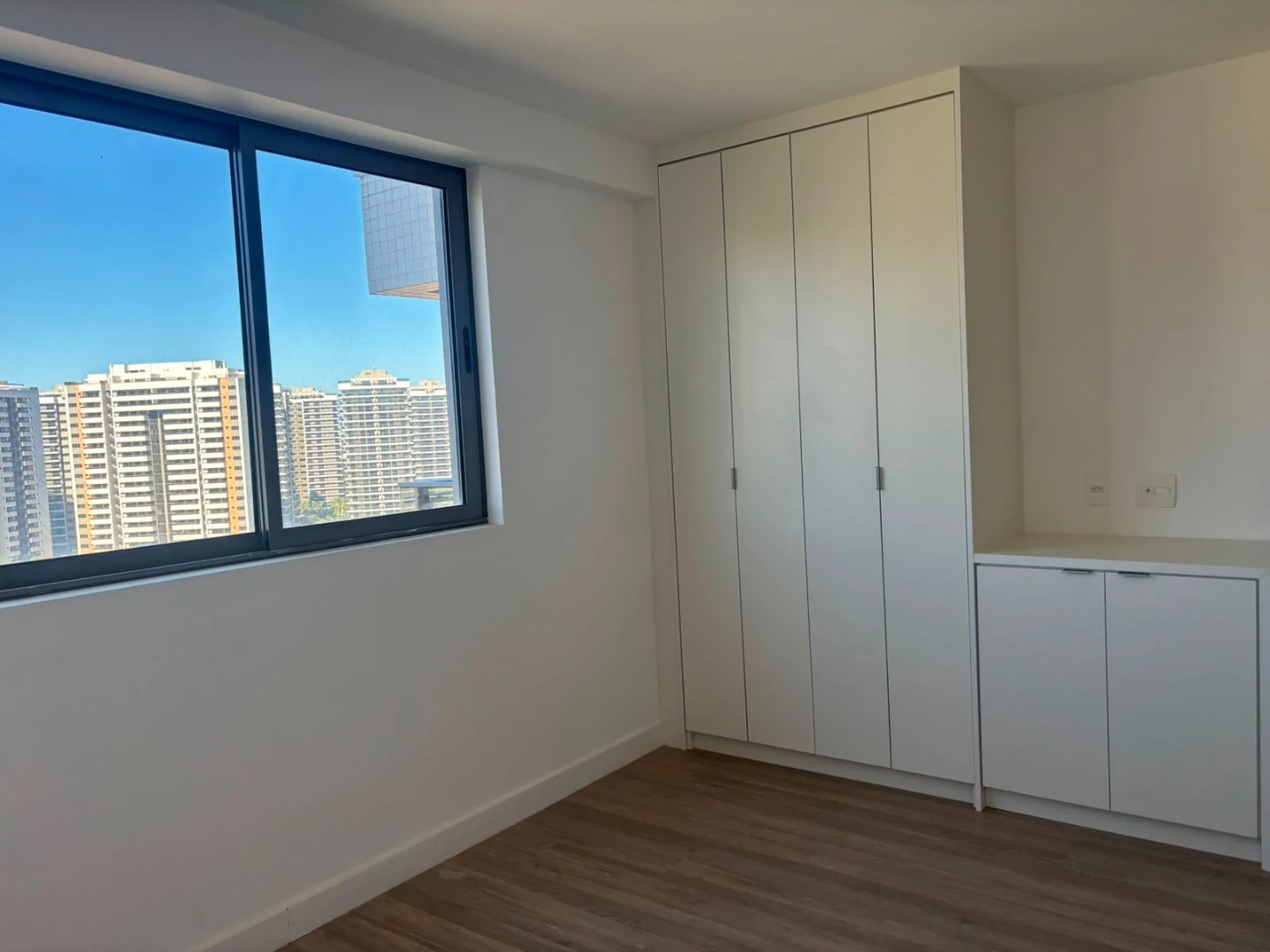 2-bedroom apartment with open kitchen and gourmet balcony — photo 3