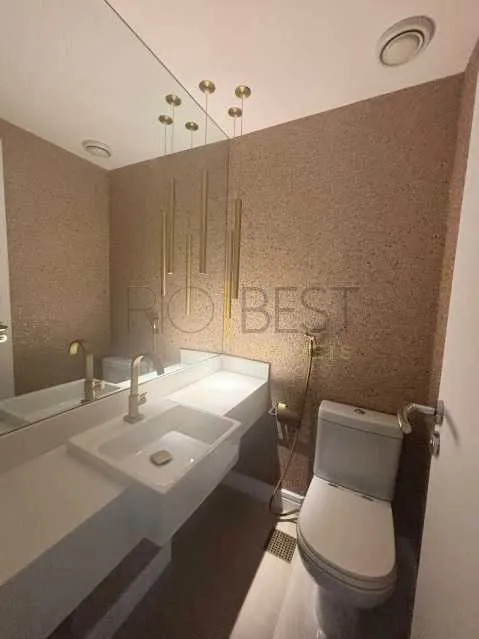 Apartment with 4 bedrooms, 5 bathrooms and a balcony — photo 16