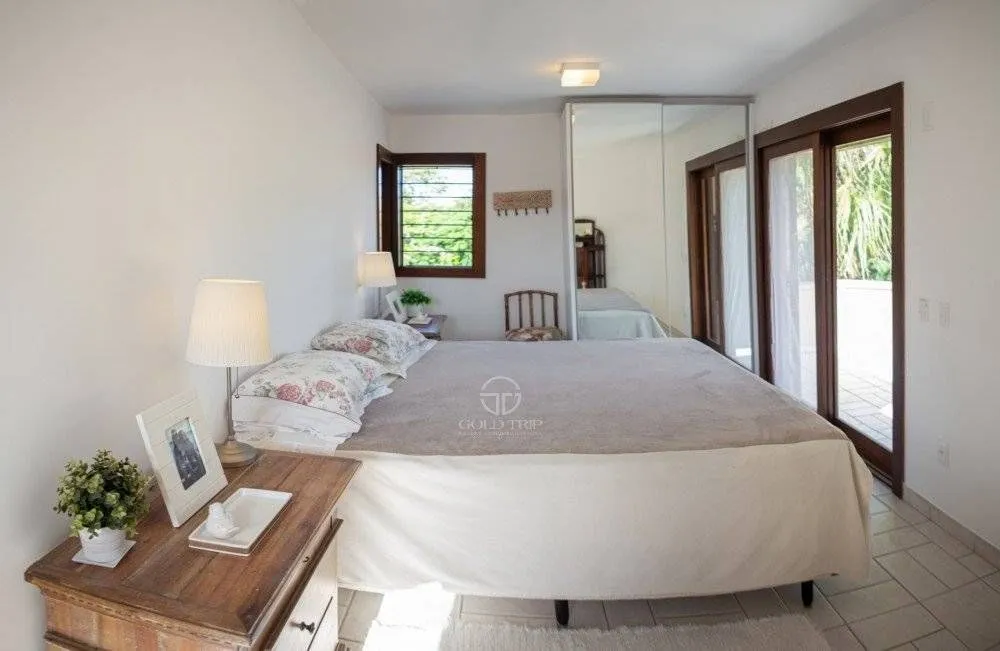 Casa mobiliada com 6 quartos e 3 suítes — photo 5