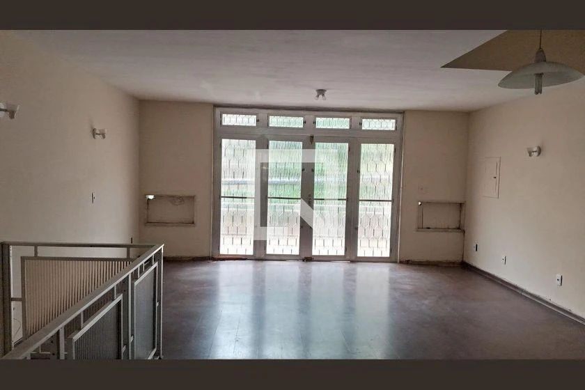 6-bedroom house with 342 m² and 4 parking spaces — photo 35